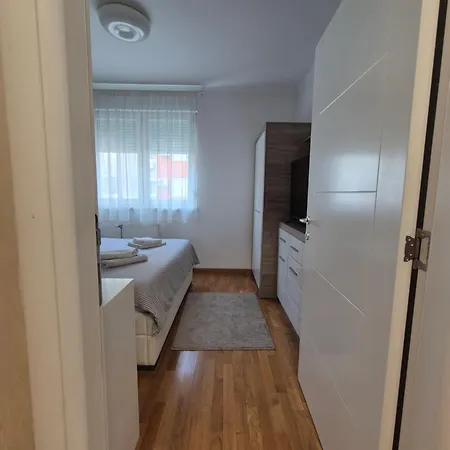Apartment Avalon Apartman Novi Sad *